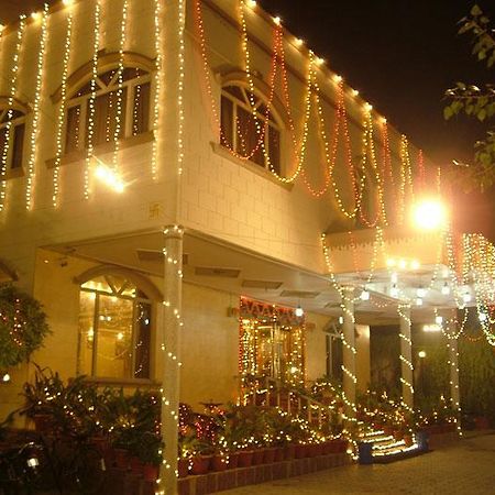 Hotel Sheetal Regency,Near Janambhumi Mathura Exterior foto